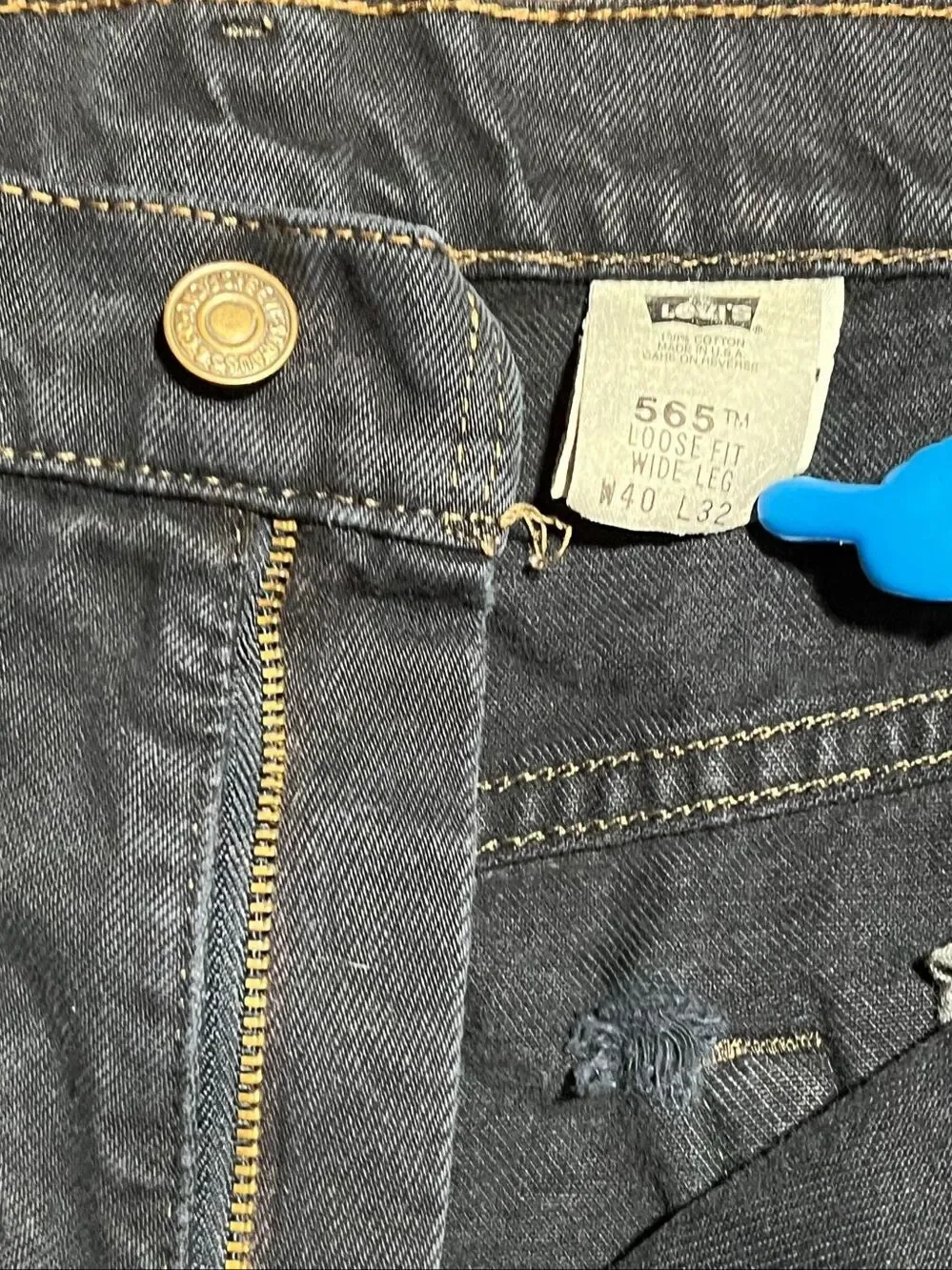 Vintage Levi’s 565 Loose Wide Leg USA Made Jeans 40x32